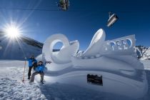 Formen in Weiß - jedes Jahr ein Highlight. Hier die Gewinner-Skulptur bei "Formen in Weiß 2022": Speed von Ralf Rosa und Peter Fechtig aus Deutschland. • © TVB Paznaun-Ischgl • © TVB Paznaun-Ischgl